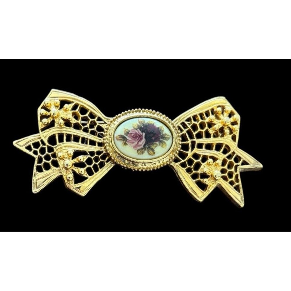 Vtg Cameo Cottagecore Rose Floral Brooch Pin, Goldtone 1928 Victorian Style